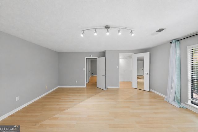 375 Creekside Court, Roswell, GA 30076
