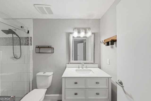 375 Creekside Court, Roswell, GA 30076