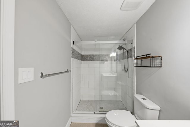 375 Creekside Court, Roswell, GA 30076