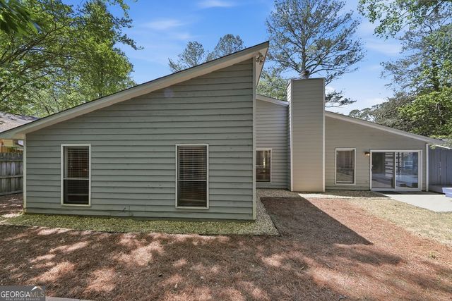 375 Creekside Court, Roswell, GA 30076