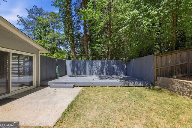 375 Creekside Court, Roswell, GA 30076