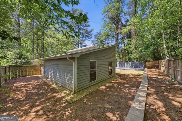 375 Creekside Court, Roswell, GA 30076