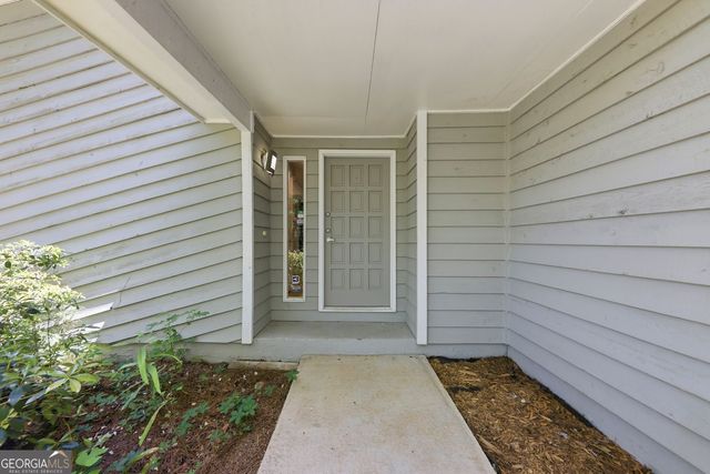 375 Creekside Court, Roswell, GA 30076