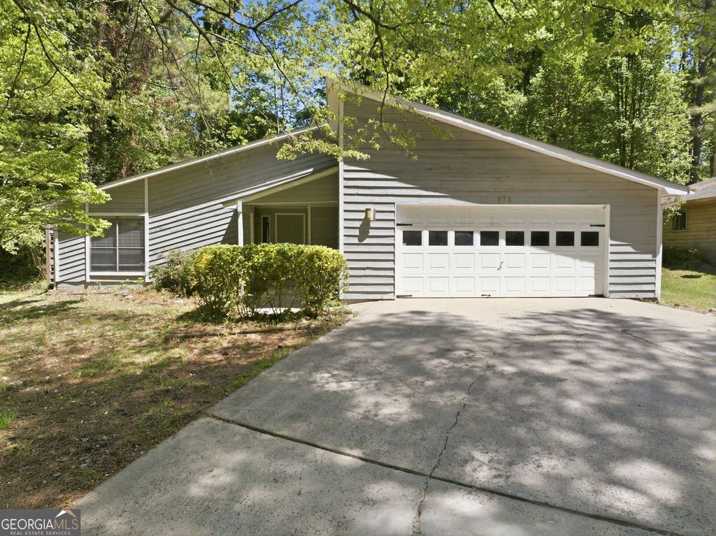 375 Creekside Court, Roswell, GA 30076