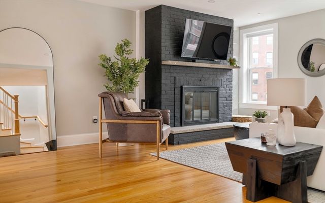 129 N Washington St 3, Boston, MA 02113