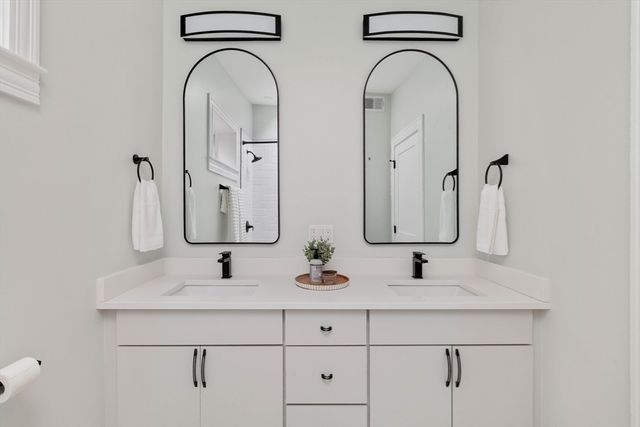 129 N Washington St 3, Boston, MA 02113