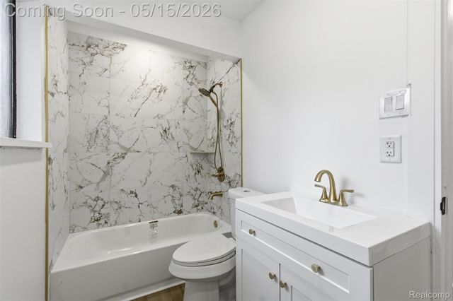 2483 Walce Drive, West Bloomfield Charter Township, MI 48324