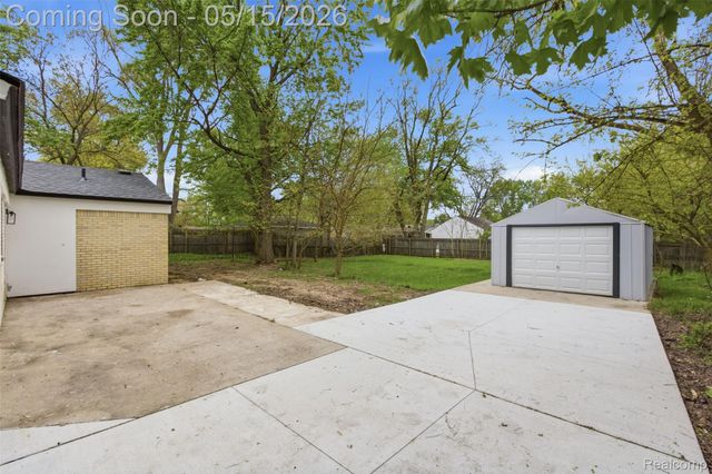2483 Walce Drive, West Bloomfield Charter Township, MI 48324