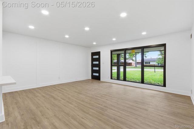 2483 Walce Drive, West Bloomfield Charter Township, MI 48324
