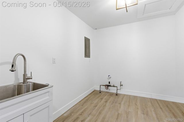 2483 Walce Drive, West Bloomfield Charter Township, MI 48324