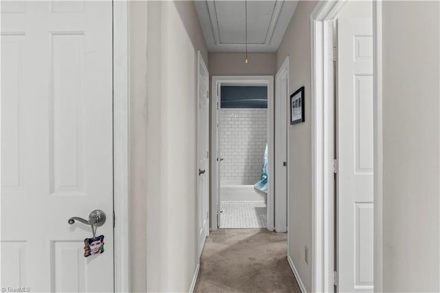 3830 Huntingreen Lane C, Winston-salem, NC 27106