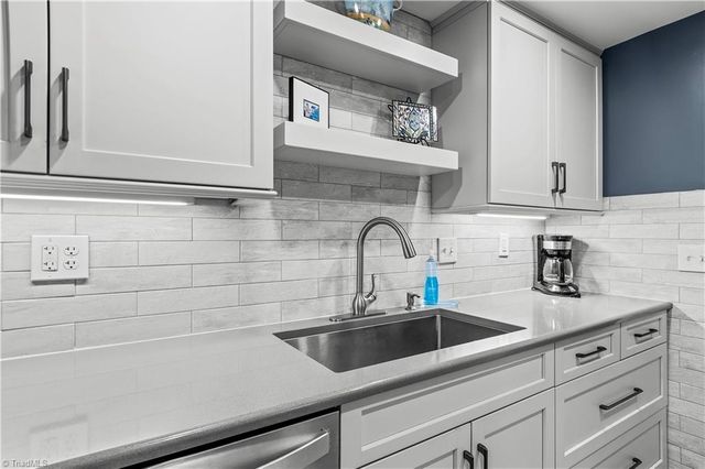 3830 Huntingreen Lane C, Winston-salem, NC 27106