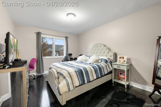 45021 Riverwoods Drive, Macomb, MI 48044