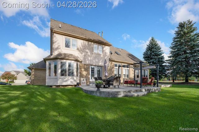 45021 Riverwoods Drive, Macomb, MI 48044