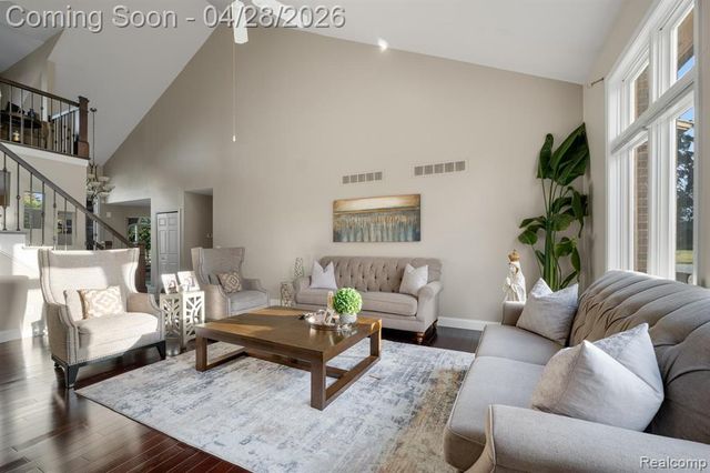 45021 Riverwoods Drive, Macomb, MI 48044