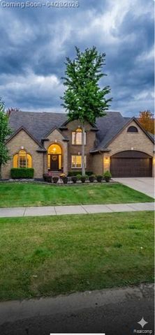 45021 Riverwoods Drive, Macomb, MI 48044