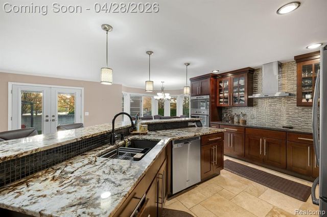 45021 Riverwoods Drive, Macomb, MI 48044