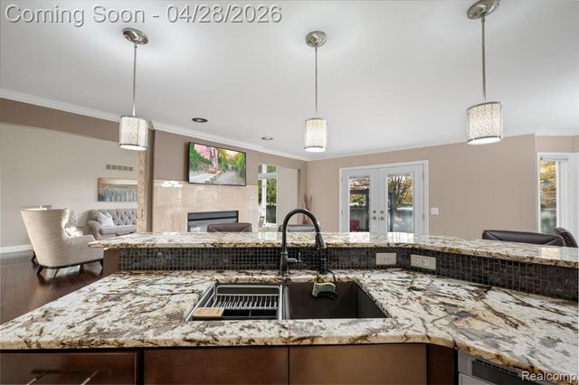 45021 Riverwoods Drive, Macomb, MI 48044