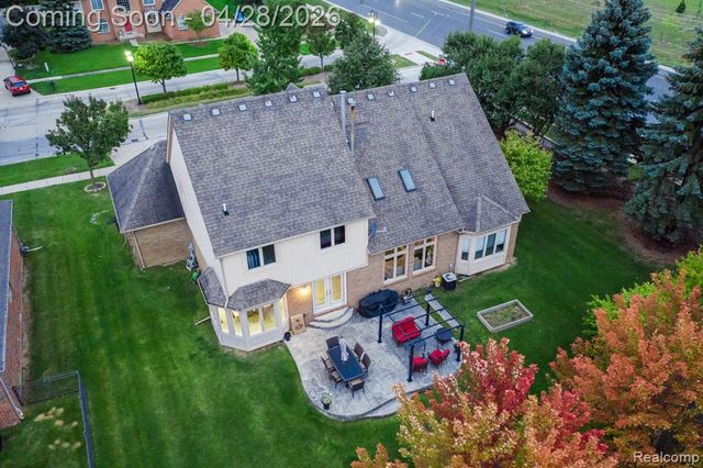 45021 Riverwoods Drive, Macomb, MI 48044