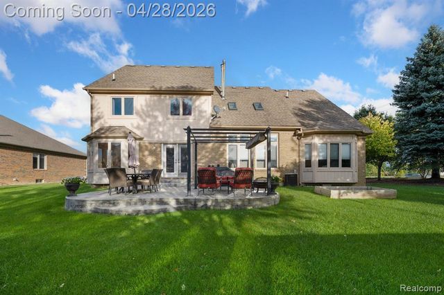 45021 Riverwoods Drive, Macomb, MI 48044