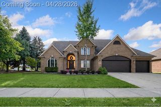 45021 Riverwoods Drive, Macomb, MI 48044