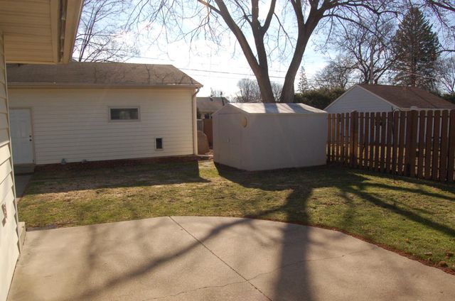 601 5th Avenue S, Hopkins, MN 55343