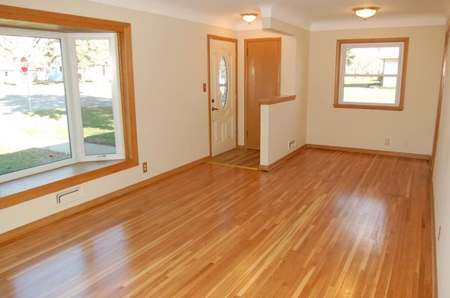 601 5th Avenue S, Hopkins, MN 55343