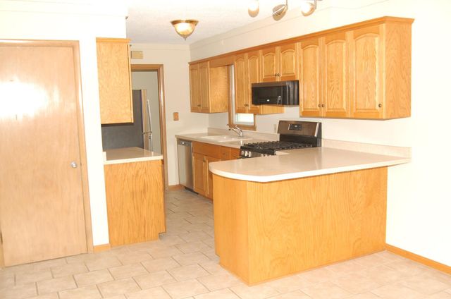 601 5th Avenue S, Hopkins, MN 55343