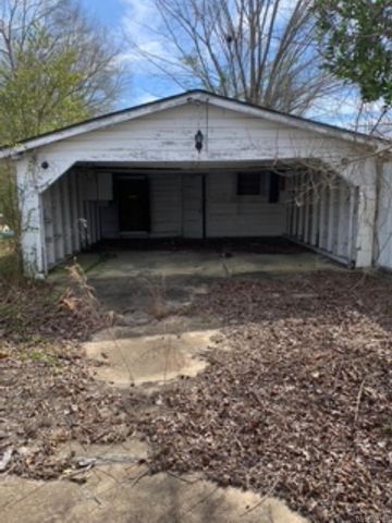 243 North St Street, Camden, AR 71701