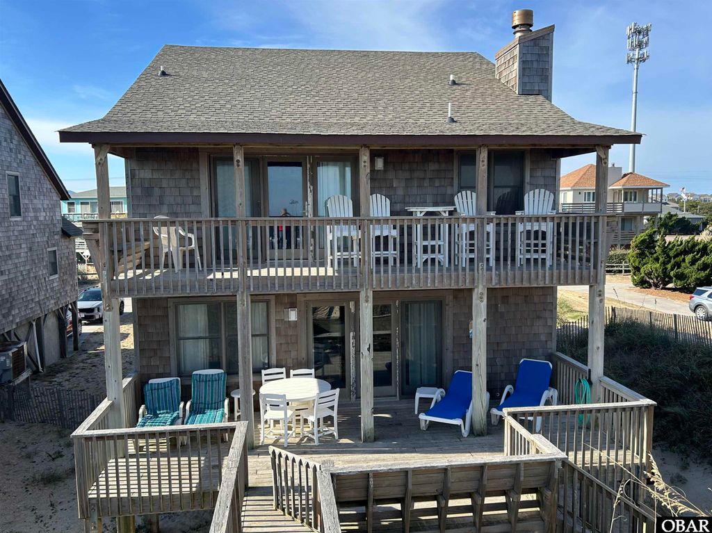 Image 2 of property listing at 206 E Hawks Nest Court Unit 14, Nags Head, NC 27959