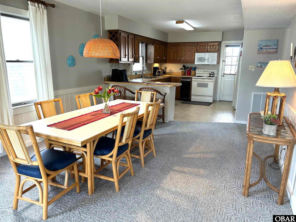 Image 13 of property listing at 206 E Hawks Nest Court Unit 14, Nags Head, NC 27959