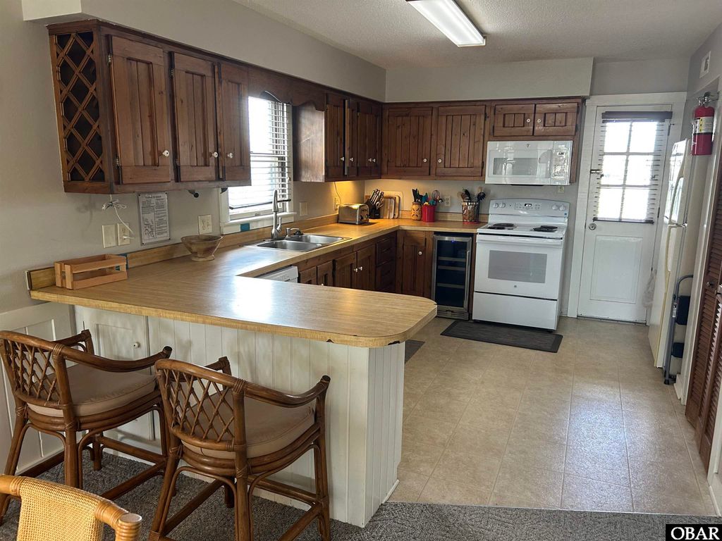 Image 15 of property listing at 206 E Hawks Nest Court Unit 14, Nags Head, NC 27959