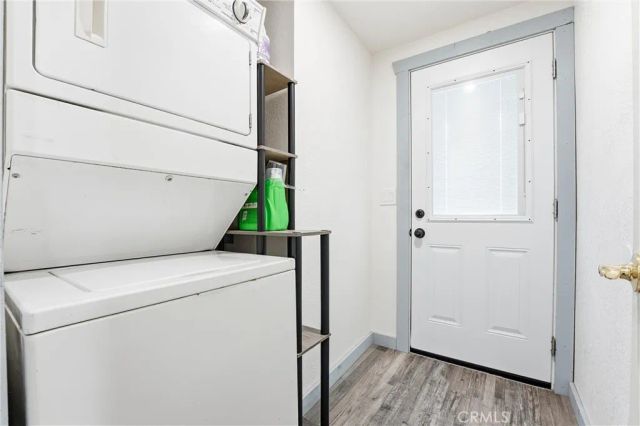 327 W Wilson 107, Costa Mesa, CA 92627