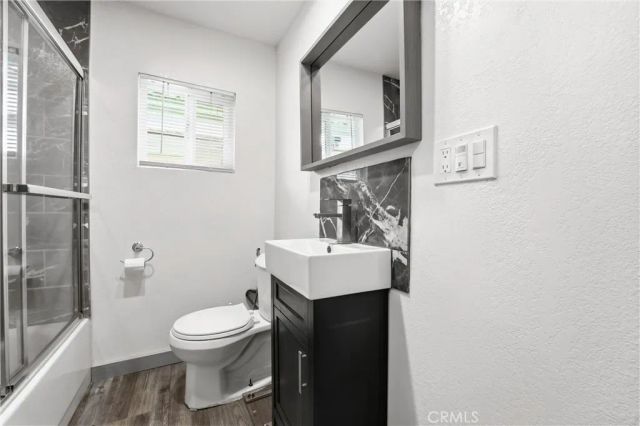 327 W Wilson 107, Costa Mesa, CA 92627