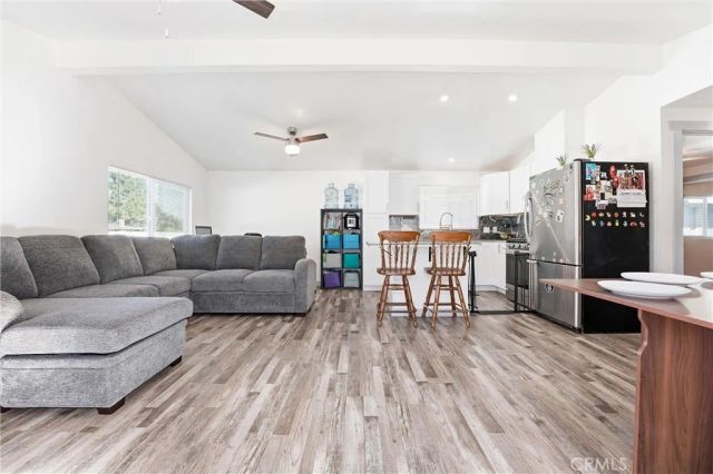 327 W Wilson 107, Costa Mesa, CA 92627
