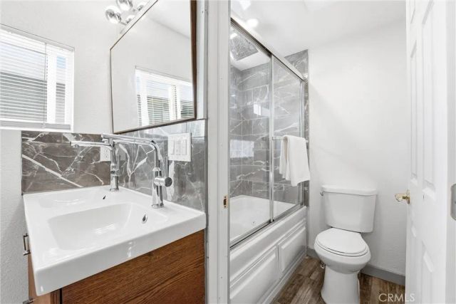 327 W Wilson 107, Costa Mesa, CA 92627