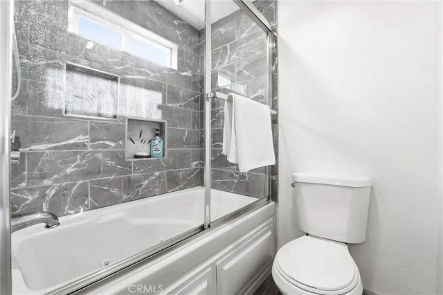 327 W Wilson 107, Costa Mesa, CA 92627