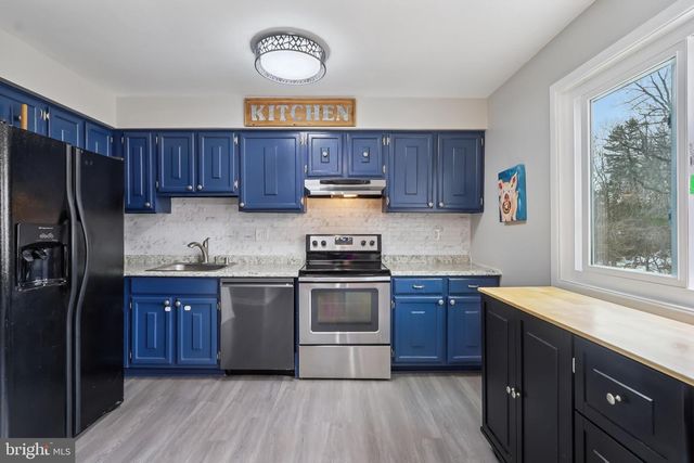 702 GILES PL, Sterling, VA 20164