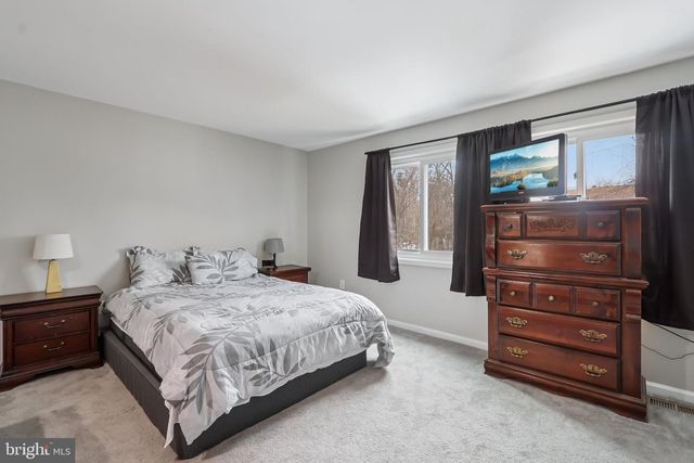 702 GILES PL, Sterling, VA 20164