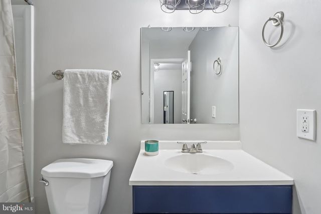 702 GILES PL, Sterling, VA 20164