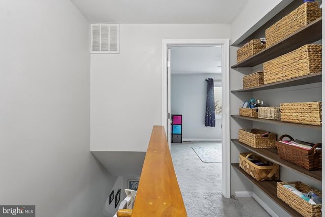 702 GILES PL, Sterling, VA 20164