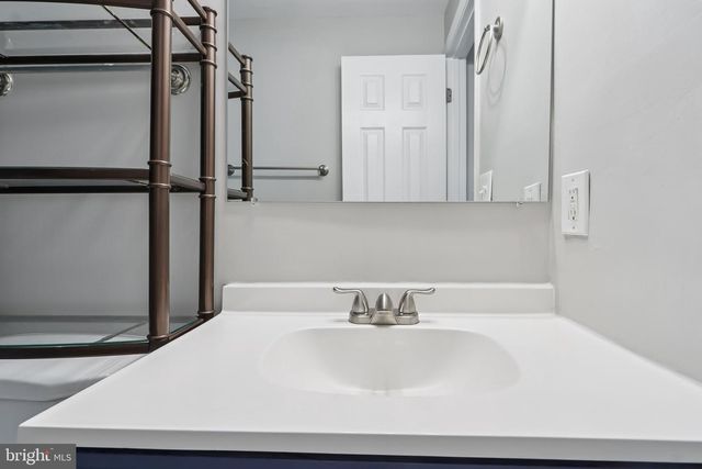 702 GILES PL, Sterling, VA 20164