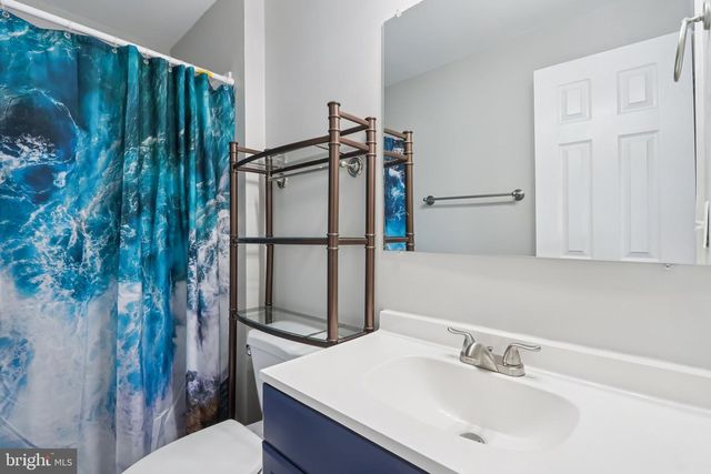 702 GILES PL, Sterling, VA 20164