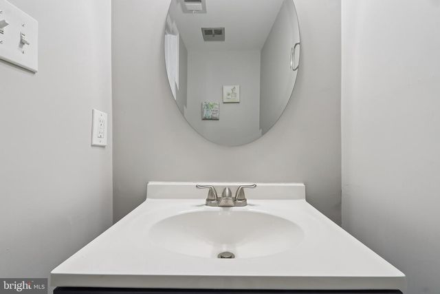 702 GILES PL, Sterling, VA 20164