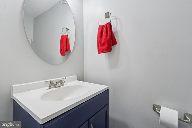 702 GILES PL, Sterling, VA 20164