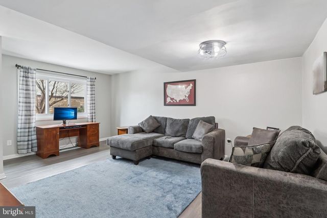 702 GILES PL, Sterling, VA 20164