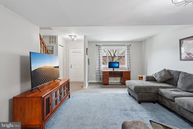 702 GILES PL, Sterling, VA 20164