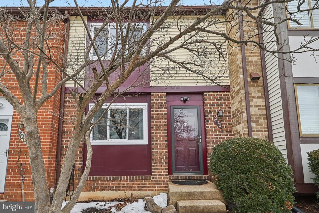 702 GILES PL, Sterling, VA 20164