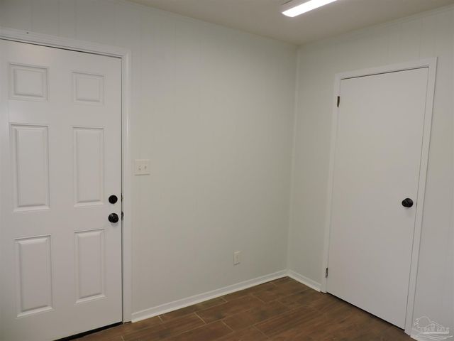 5720 Fairway Dr, Milton, FL 32570