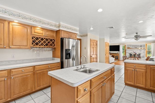 1 Pat Rose Way, Rockland, MA 02370